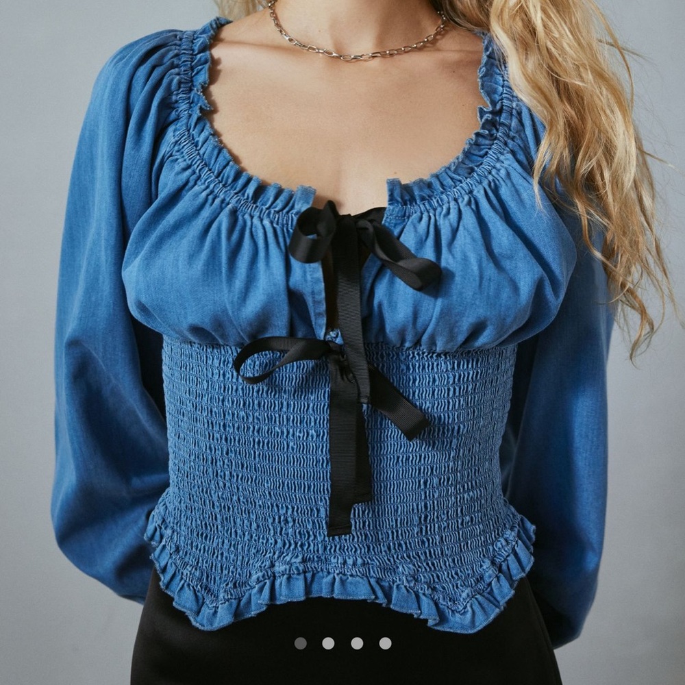 Kimchi Blue Marley Bow Front Long Sleeve
Denim Blouse Light Blue